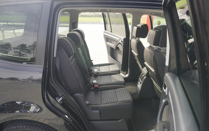 Volkswagen Touran cena 46999 przebieg: 200000, rok produkcji 2014 z Debrzno małe 562